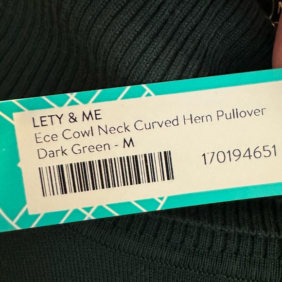 LETY & ME Ece Cowl Neck Curved Her Pullover
Dark Green - Size Medium - Picture 6 of 6